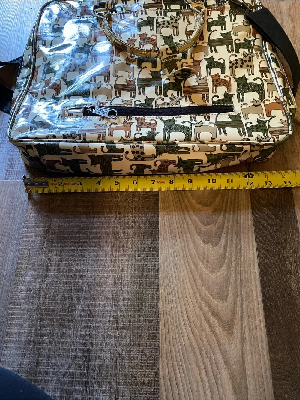 Vinyl Laptop Bag with Cat Pattern - Green/Brown Vintage